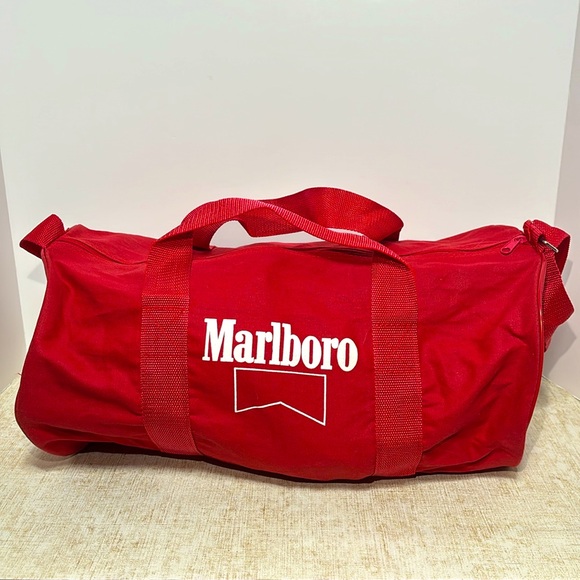 Vintage Small Marlboro Duffel Bag  - (1980's/1990's)(free Marlboro cookbook) - Picture 2 of 16